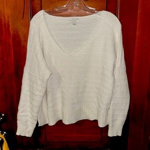 Loose fitting LUCKY sweater size lg